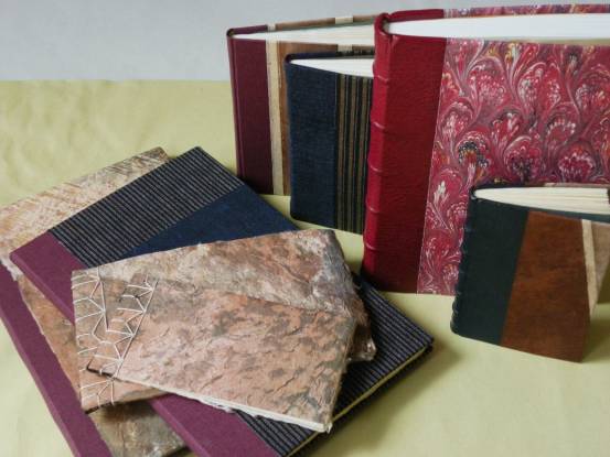 Books by hand〜手で書く、手で綴じる Books by hand〜手で書く、手で綴じる