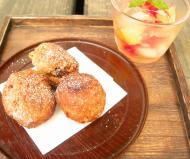 葛ゼリーと黒あんの揚げ菓子